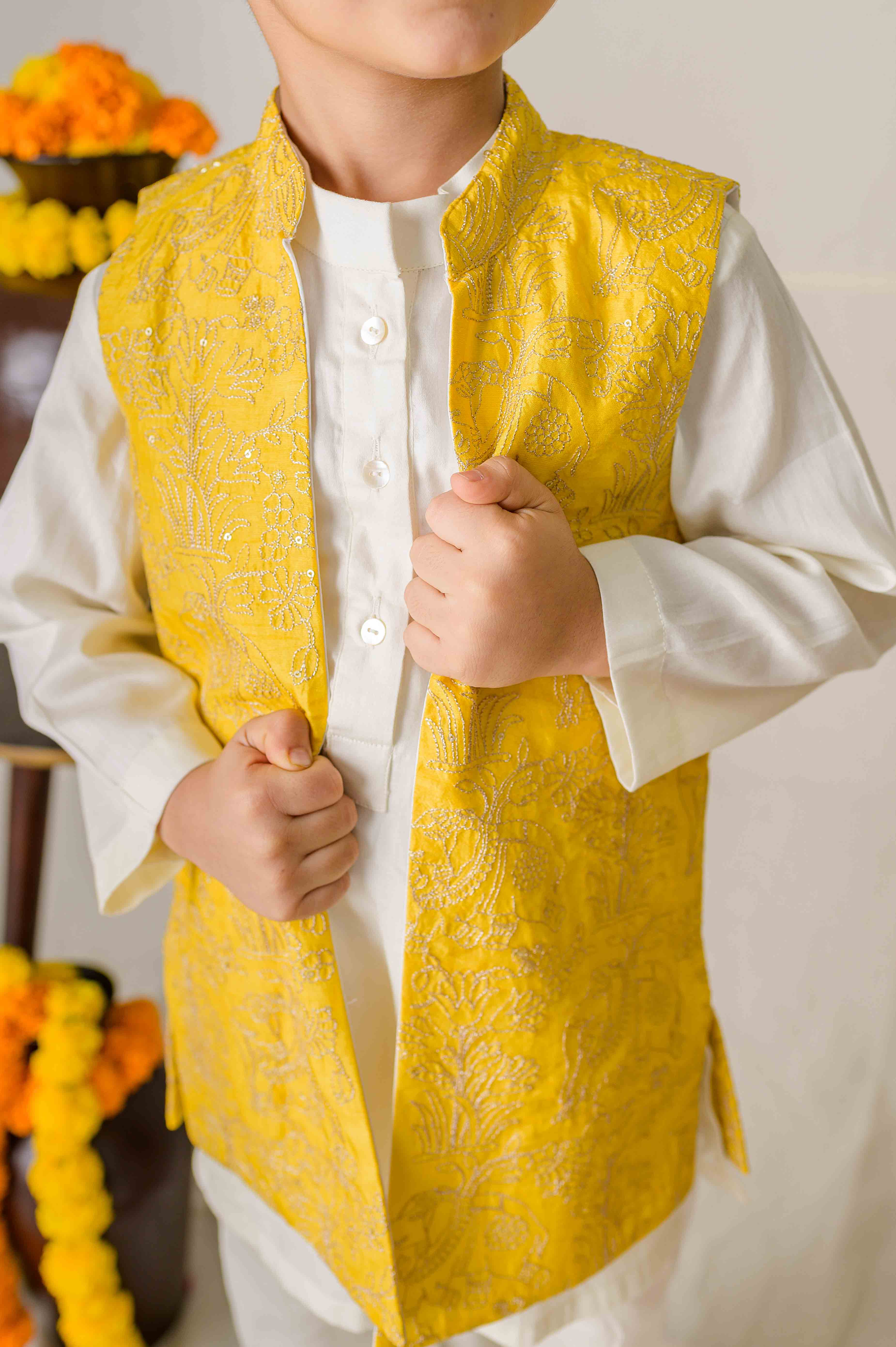 Boondi Bandhan Twinning Set