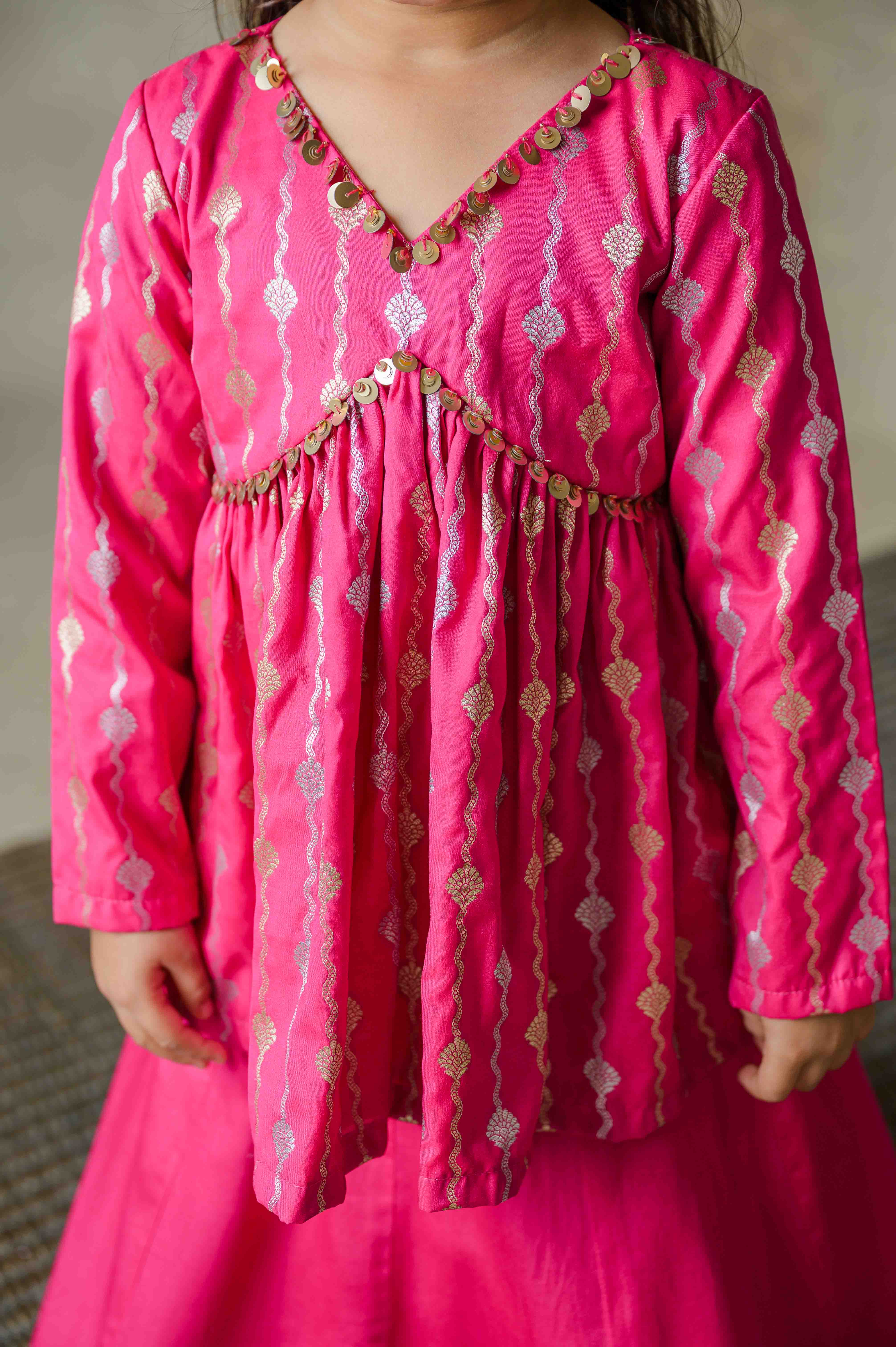 Noor-e-Gulabi Lehenga Set